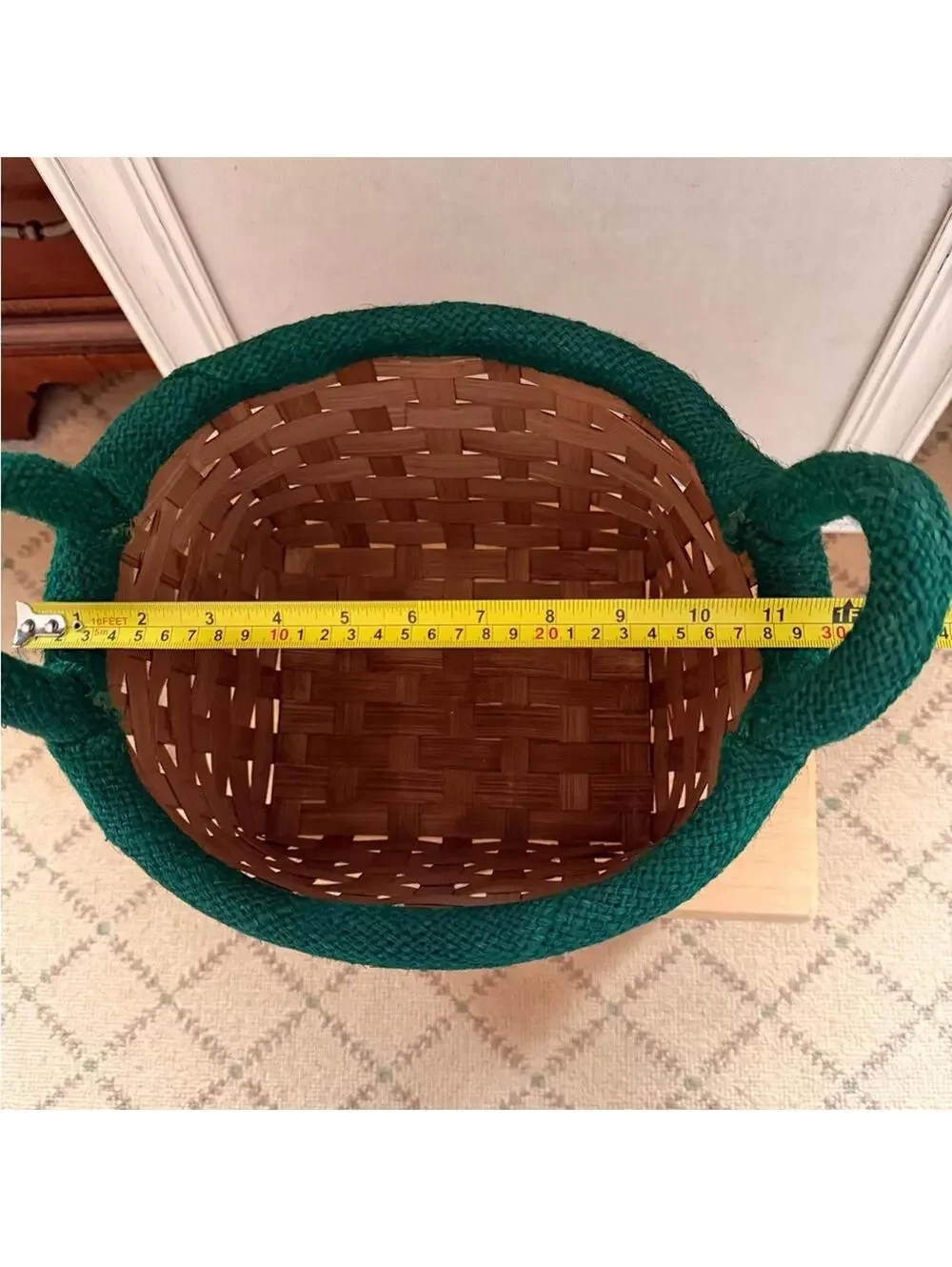 Vintage Christmas jute braided nesting baskets w a holiday design set of 3